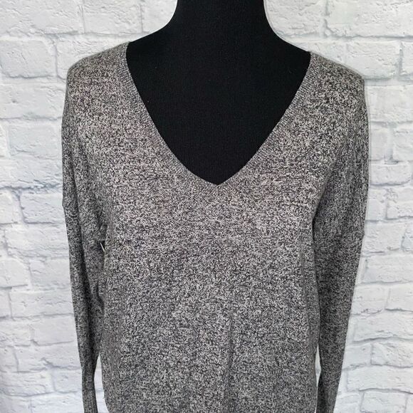 Express women XS Longsleeve hi low v-cut sweater with zipper sides sz XS women - Picture 3 of 12